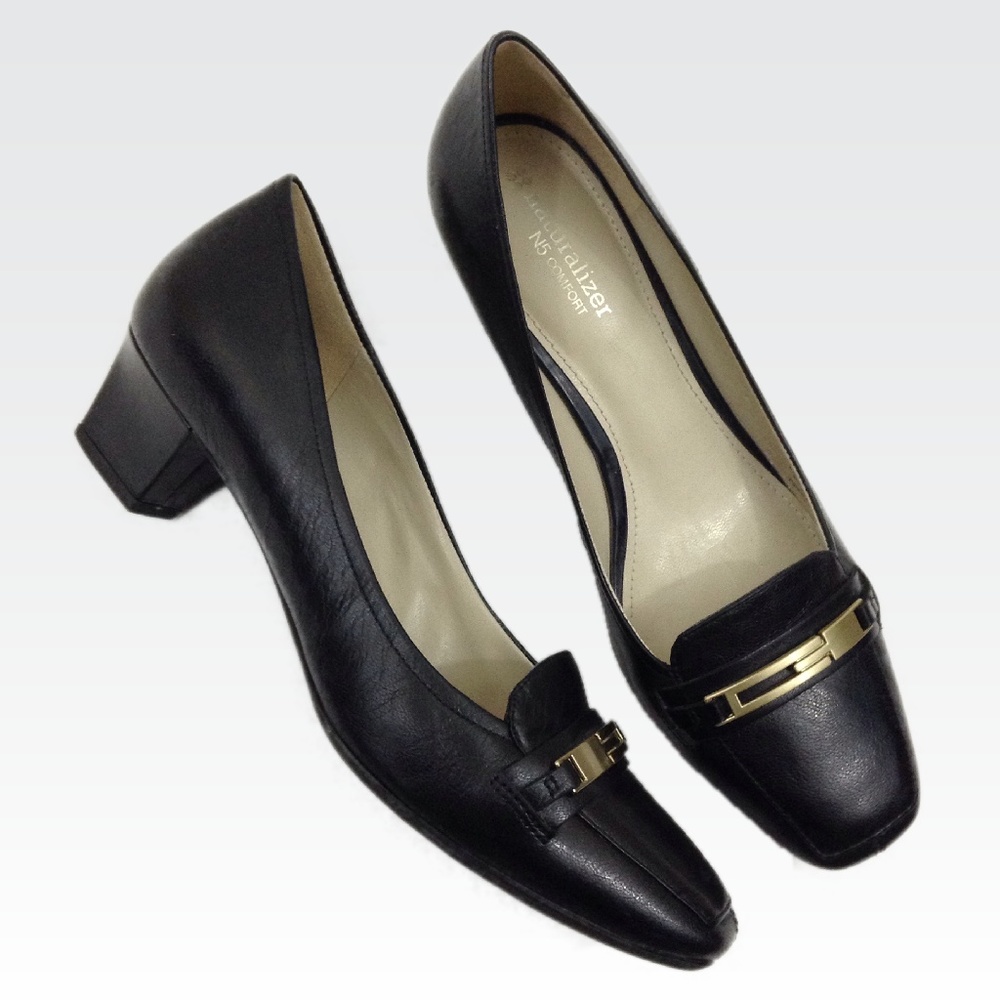 Naturalizer | 9.5 | N5 Comfort Heeled Black Loafer